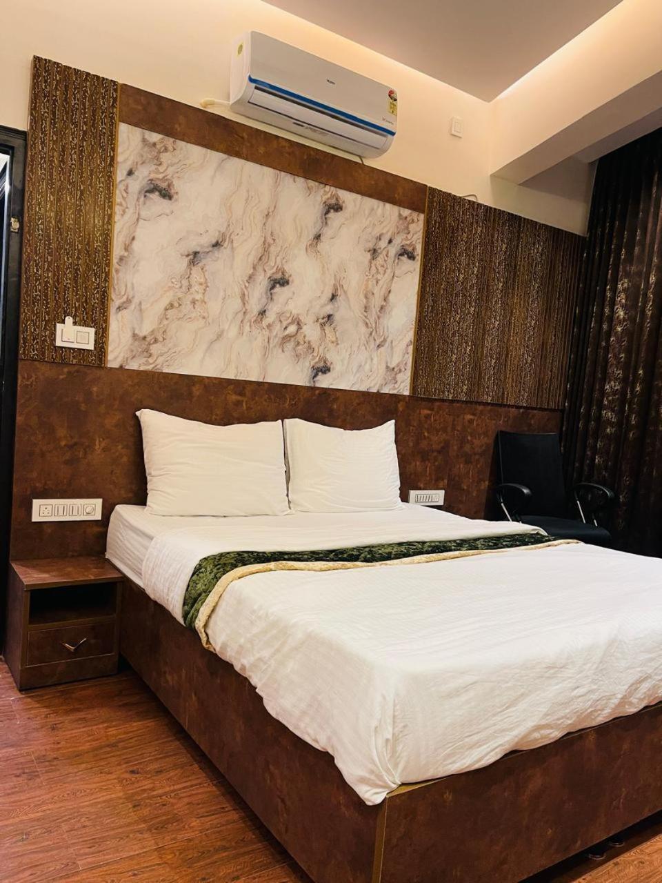 The Taaj Inn Bangalore Exterior foto